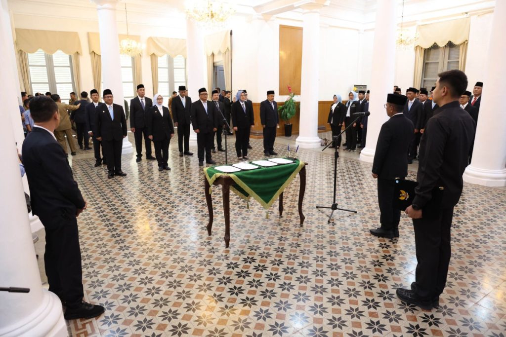 Gubernur Andra Soni Lantik 10 Pejabat Pemprov Banten dengan Sistem Kinerja Berbasis Talenta