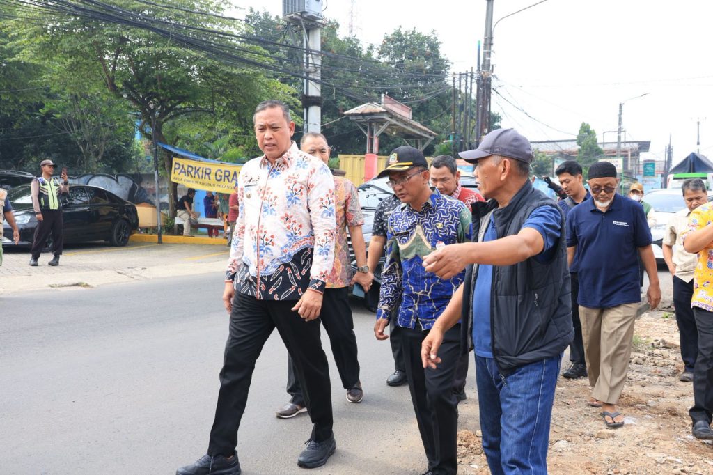 Tri Adhianto Tinjau Drainase Cimuning, Pemkot Bekasi Siapkan Pembenahan Cepat